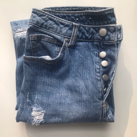 H&M Denim - h&m medium washed distressed boyfriend jeans